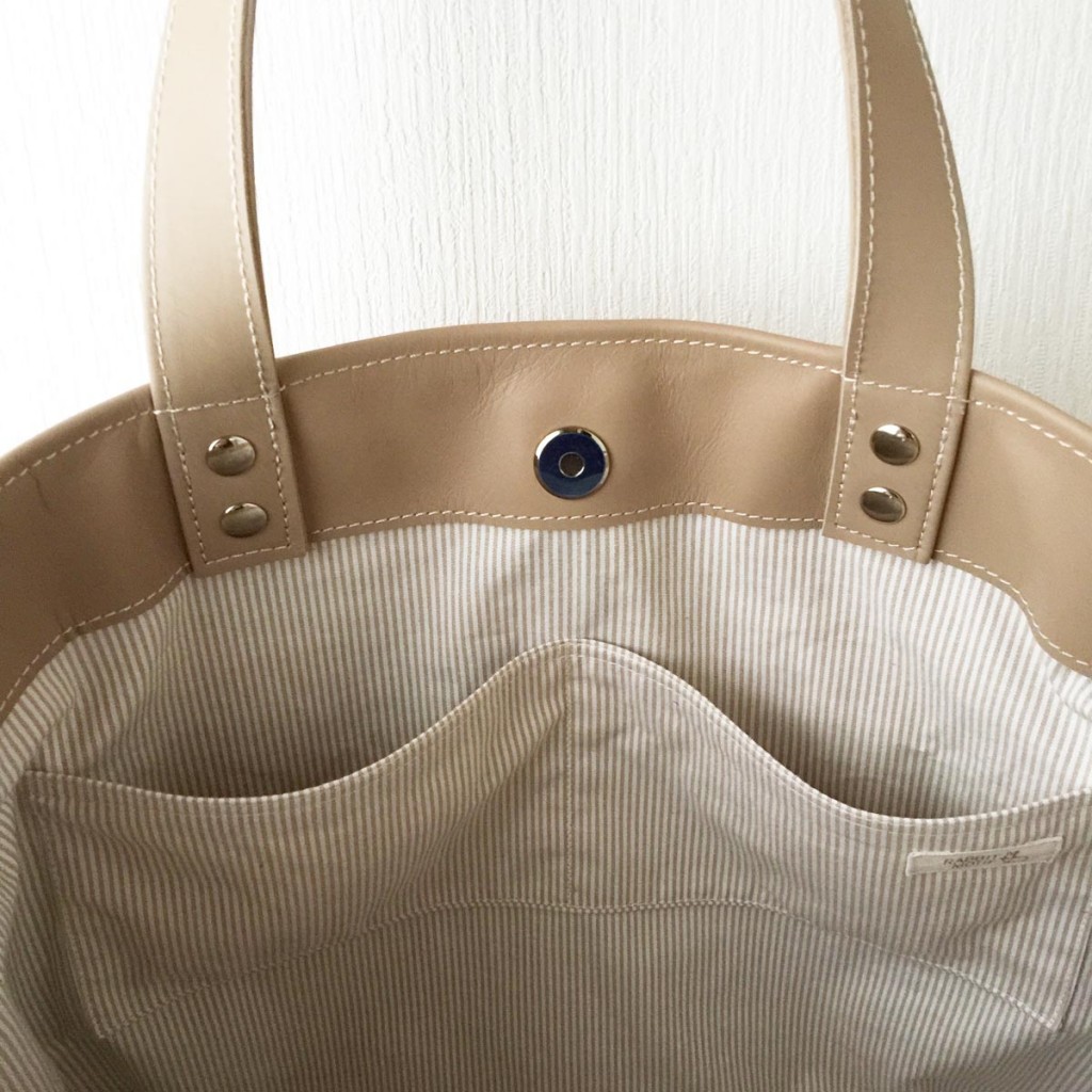 革製トートバッグ たち耳うさぎ（ピンクベージュ）