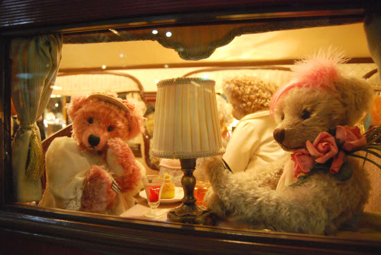 オークションで1800万円の値がついた歴史的テディベア: TNC静岡