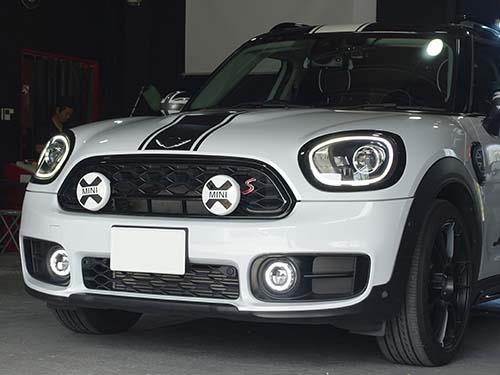 ミニ クロスオーバー(F60) 純正JCWパッケージ用フロントバンパー装着