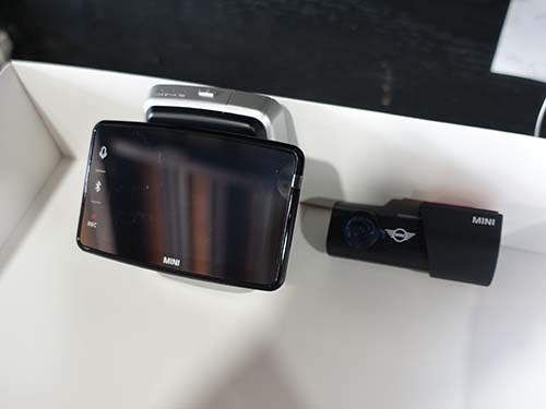 ミニ ジョンクーパー(F56) 純正ドラレコ Advanced Car Eye 3.0 PRO装着