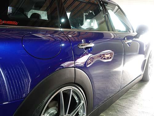 ミニ クラブマン(F54) 後席ドアへコンフォートアクセス用ドアハンドル