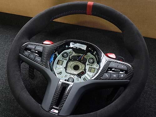 新品 ハーフラップスエードレザー ビレットステアリング350 MOMOピッチ