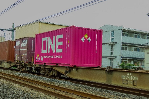 高崎線2088列車にONE（オーシャン・ネットワーク・エクスプレス