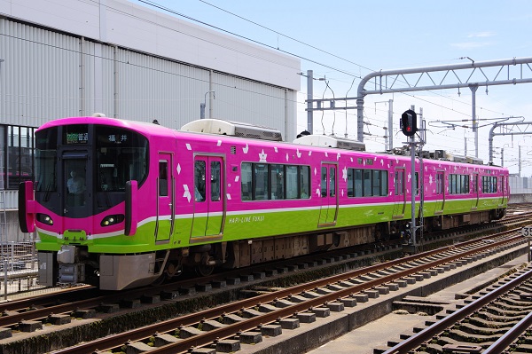 ハピラインふくい」521系のフルラッピング仕様車に、3次車が加わる