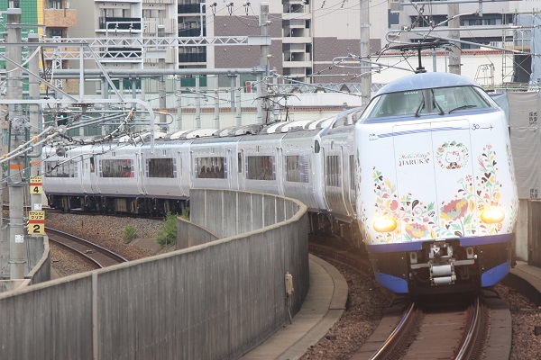 はるか」運行開始30周年、ラッピング車登場 | 鉄道ホビダス
