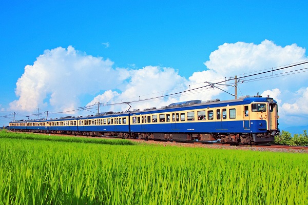 しなの鉄道 115系（横須賀色）を使用した団体臨時列車運転 | 鉄道ホビダス