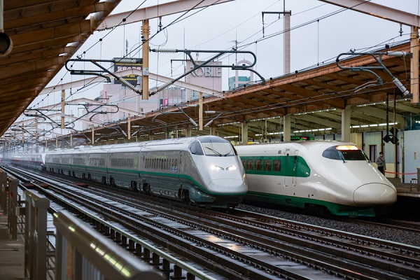 E2系「Magical Dream Shinkansen」が新潟駅に出現、そしてサヨナラ