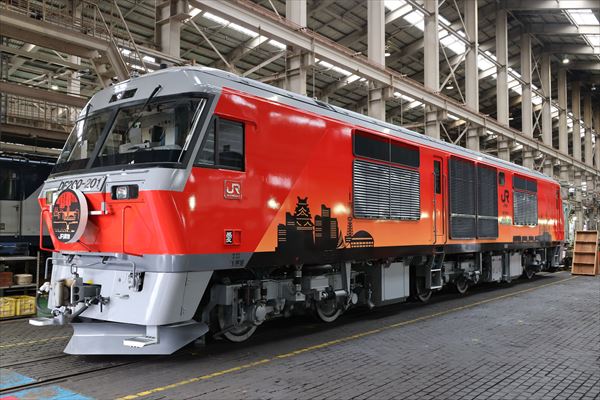 ウルフドッグス名古屋」×JR貨物ラッピング機関車「ウルド号」誕生