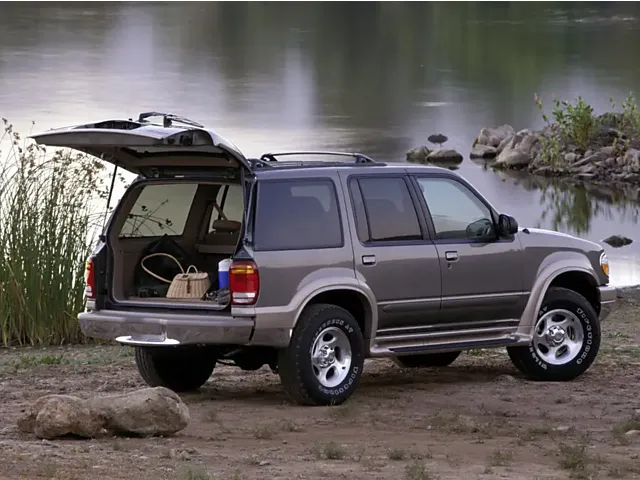 フォードエクスプローラーTO2さん専用 explorer_05-1200wi.jpg