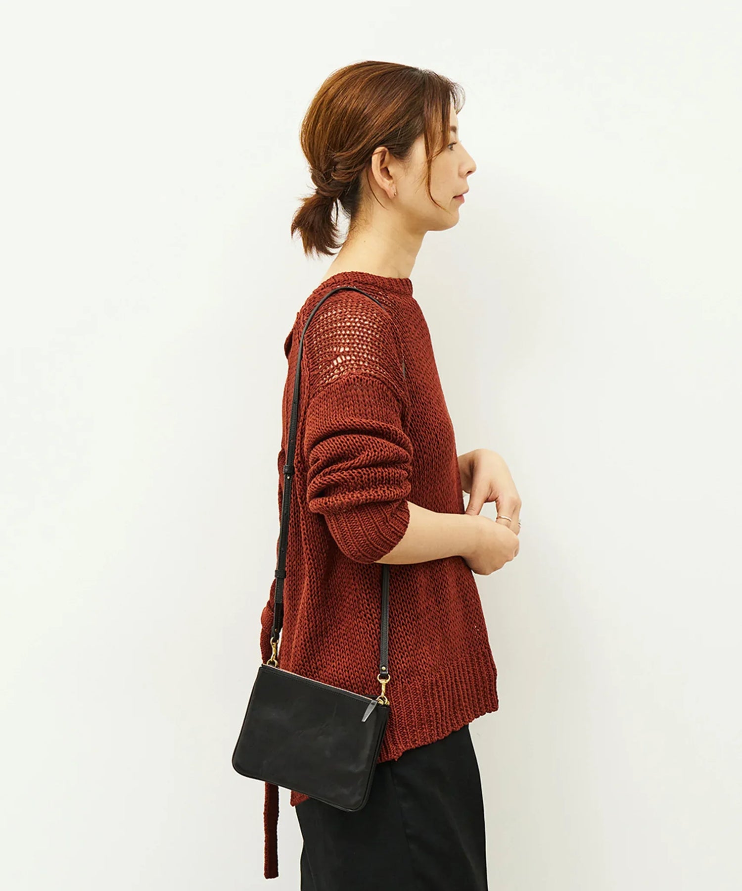 REN公式】牛革ミニショルダーバッグ｜2層フラット構造の本革ファスナー