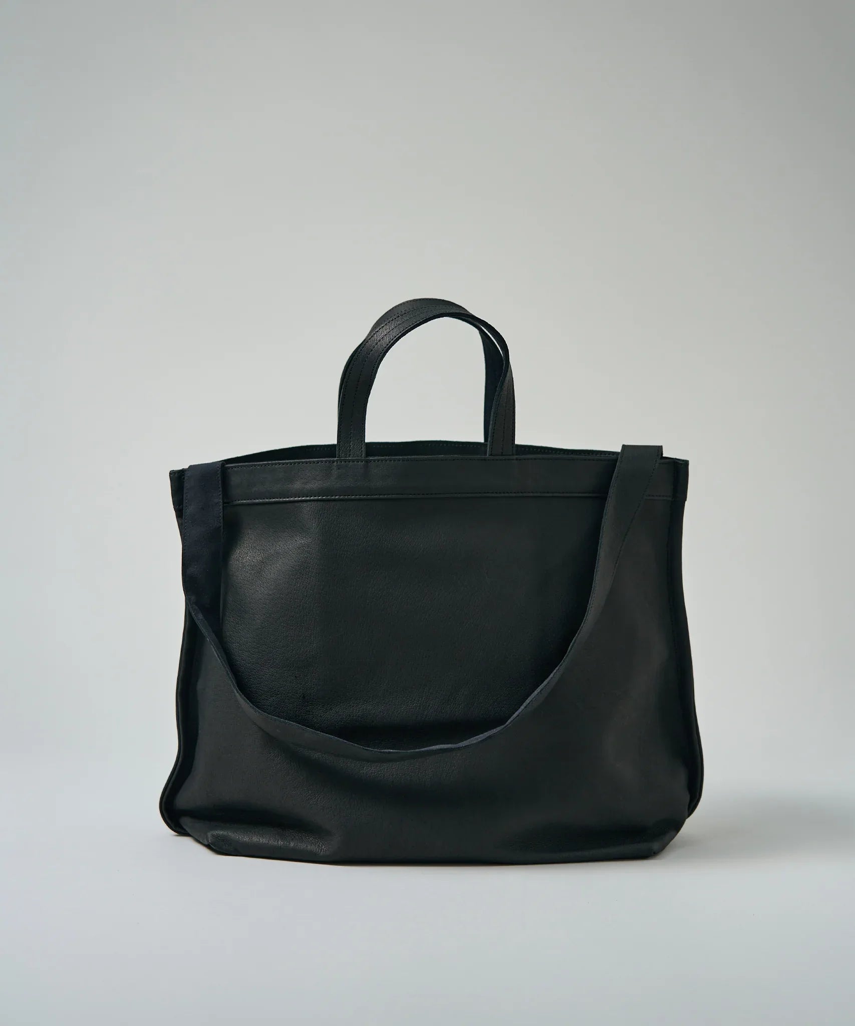 Black Japanese Leather Tote Bag with Zipper | Lightweight Pigskin