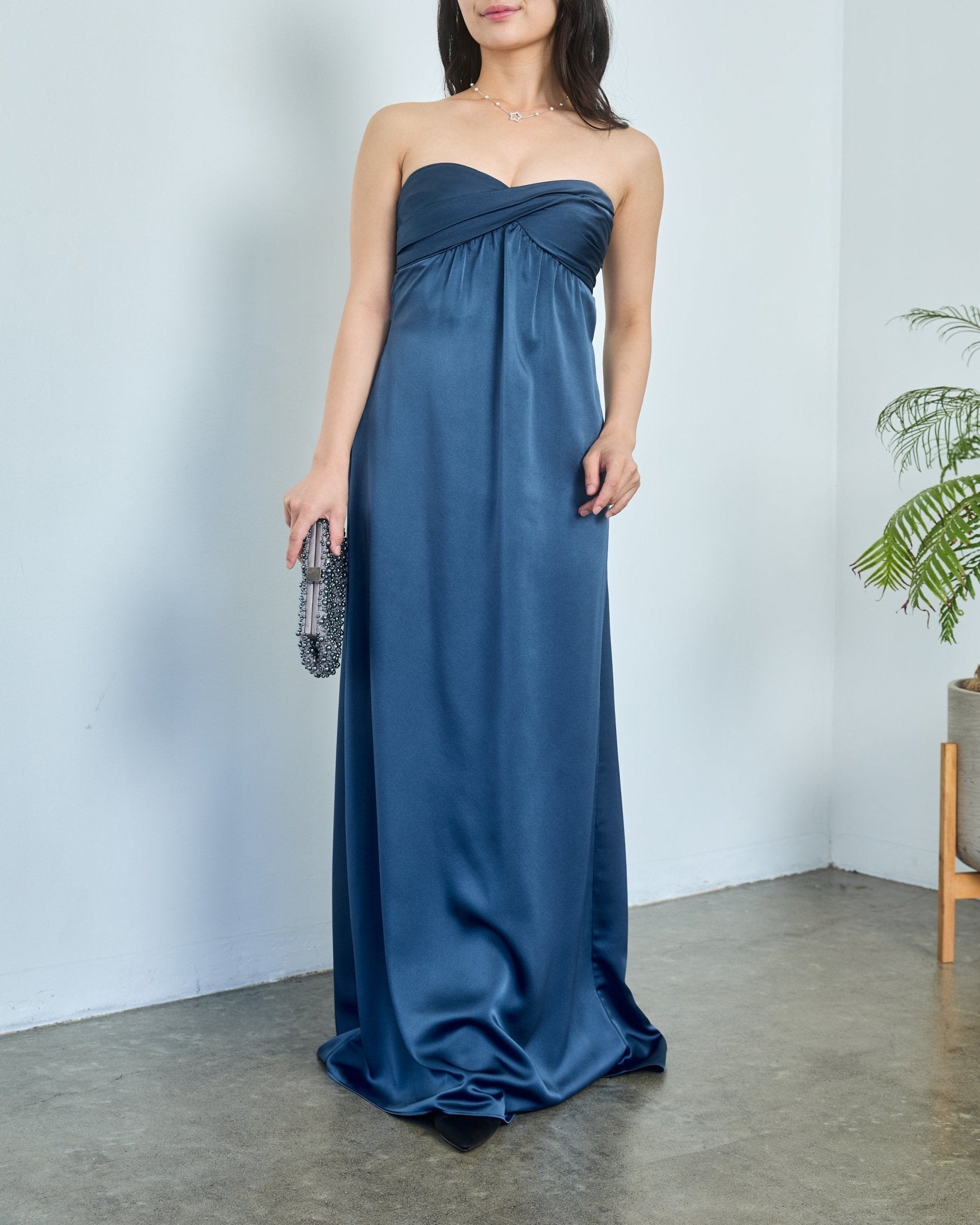 ビーシービージーマックスアズリア レンタルドレス｜ブルーのロングドレス
