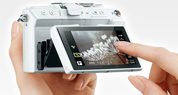 写真”も”動画”も撮りたい旅行におススメ！ 「OLYMPUS PEN E-PL9