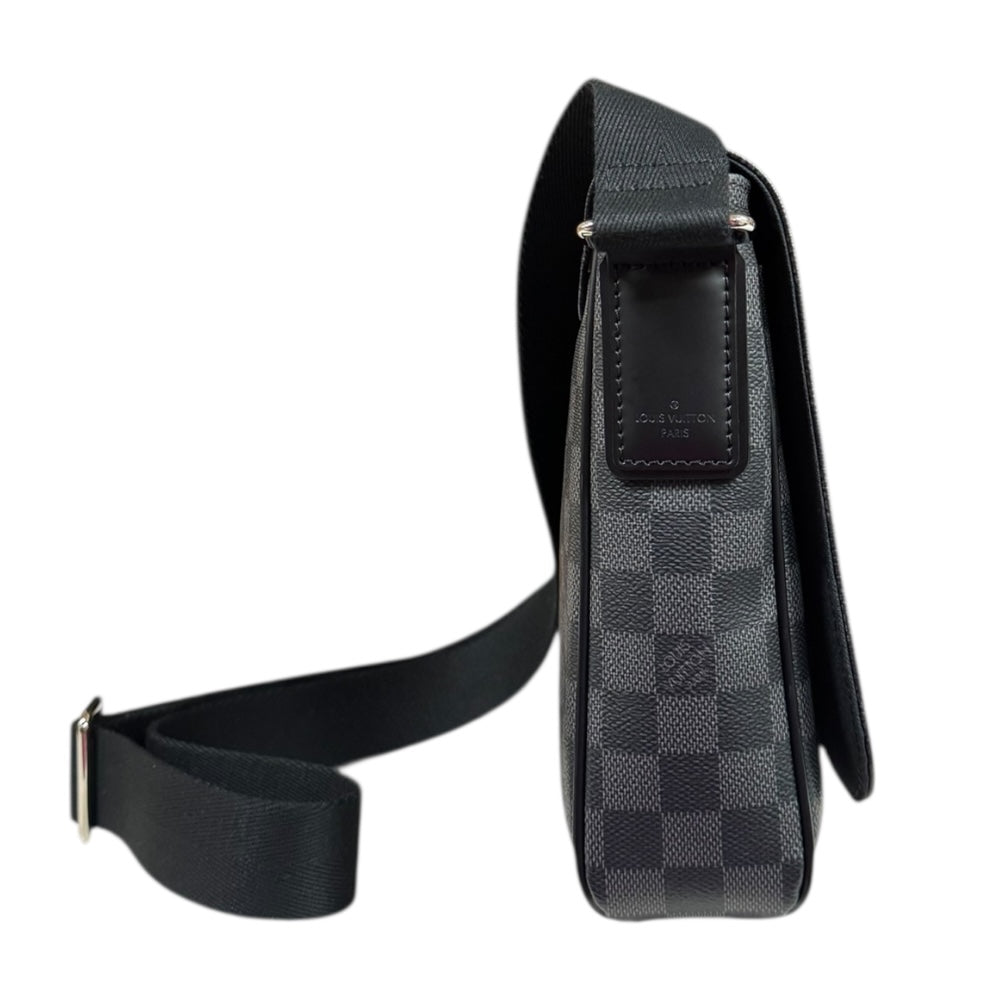 LOUIS VUITTON ルイヴィトン ディストリクトPM ダミエグラフィット