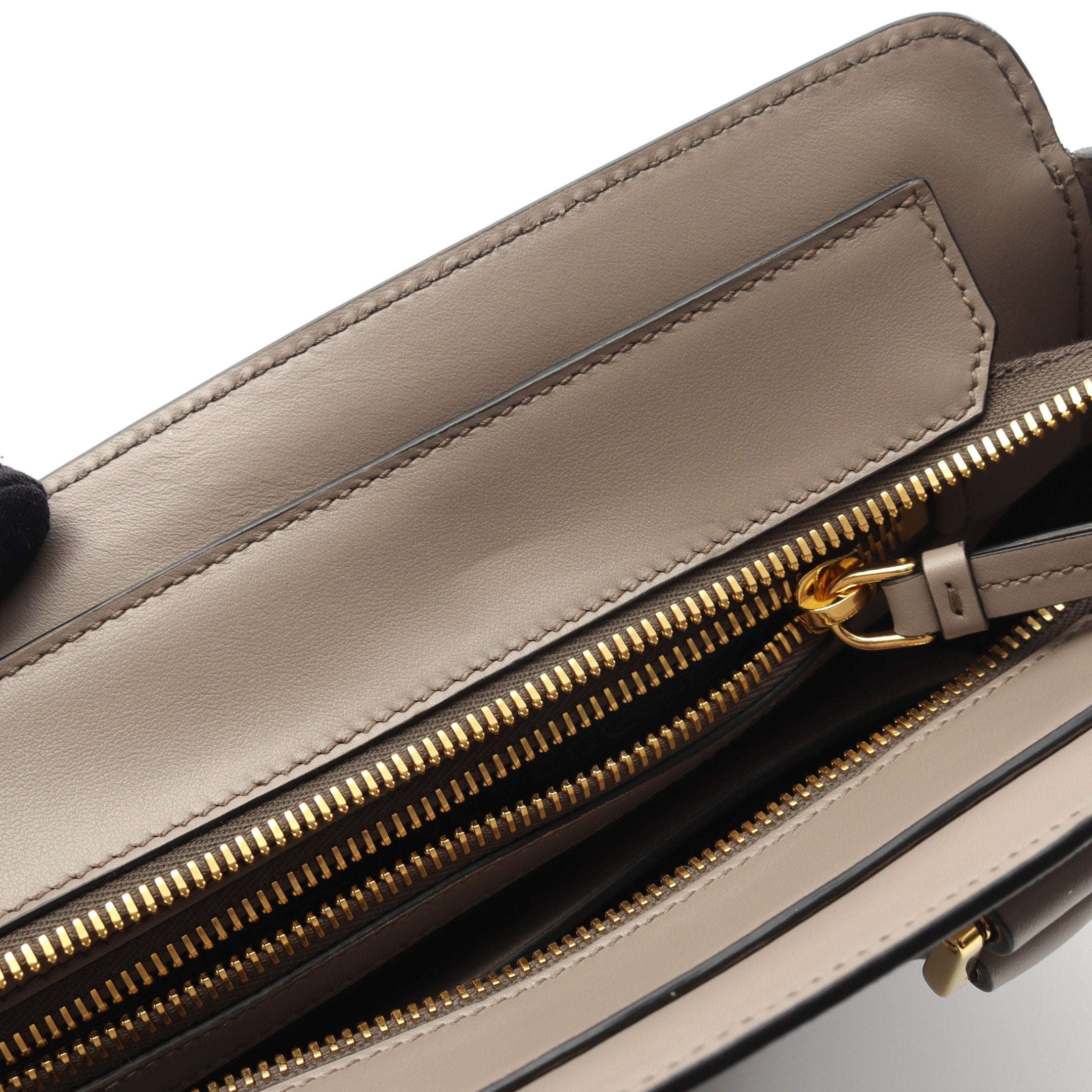 SAFFIANO + SOFT C ハンドバッグ レザー グレーベージュ 2WAY プラダ