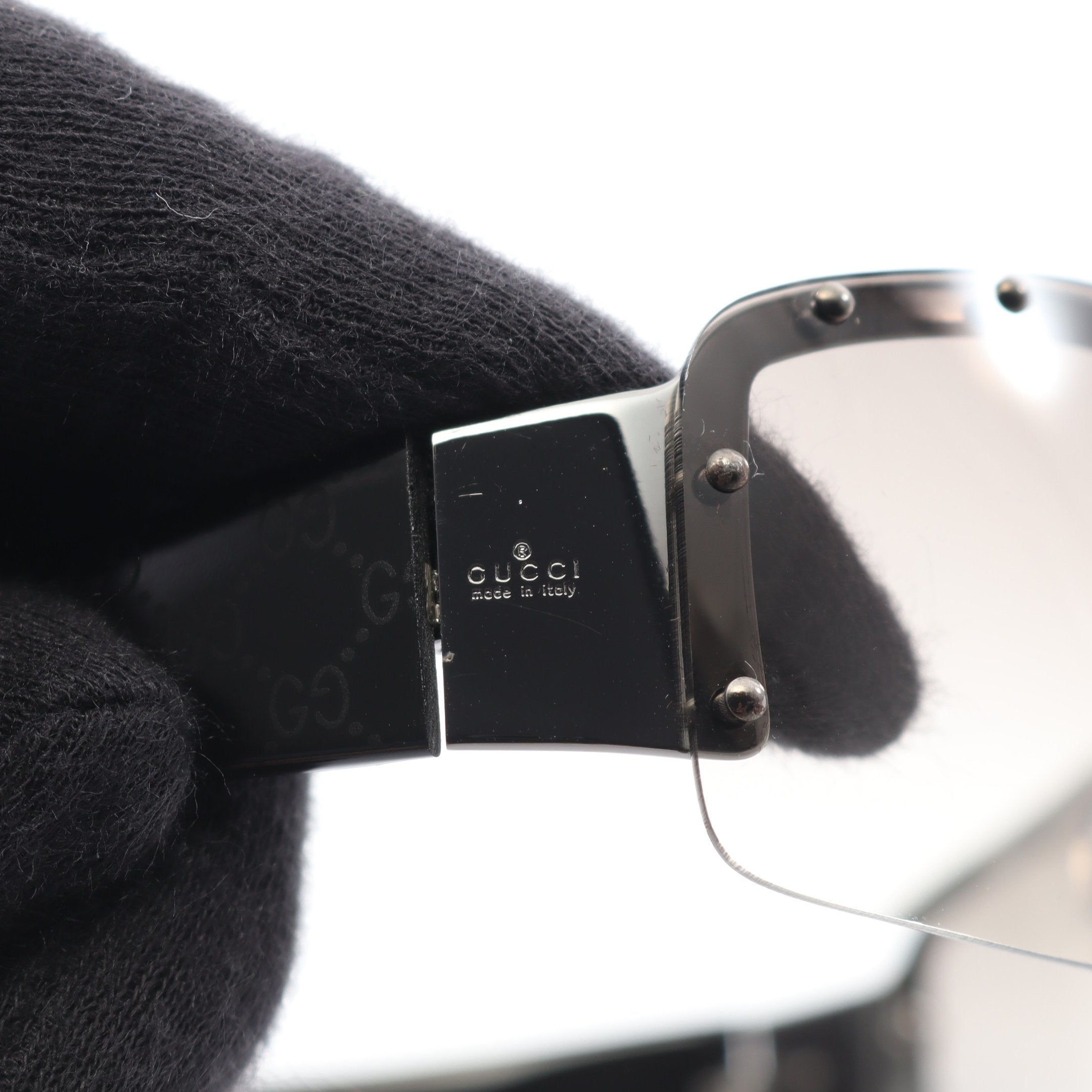 GG柄 ハーフリム サングラス ブラック スタッズ グラデーションレンズ