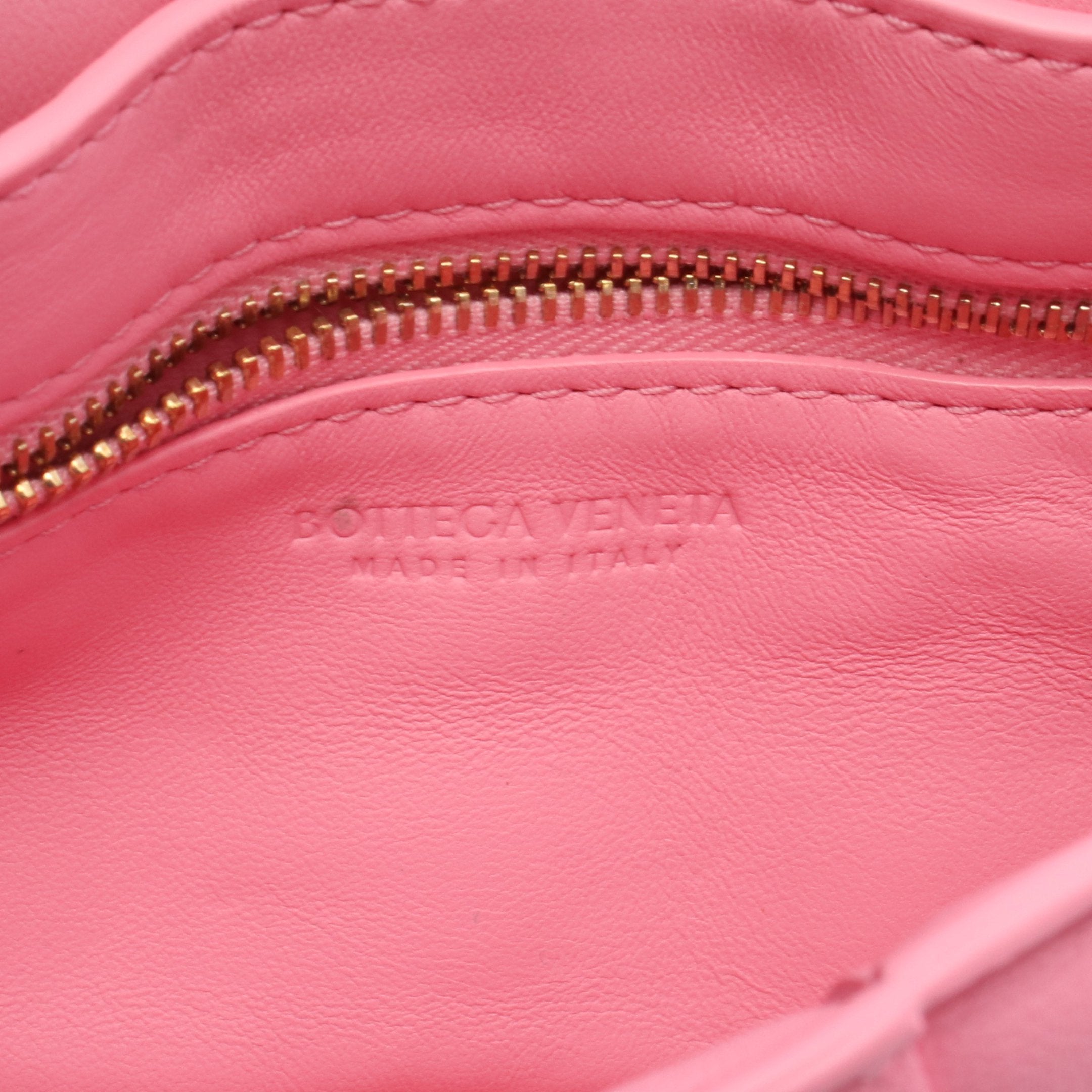 パデット カセット イントレチャート ショルダーバッグ レザー ピンク