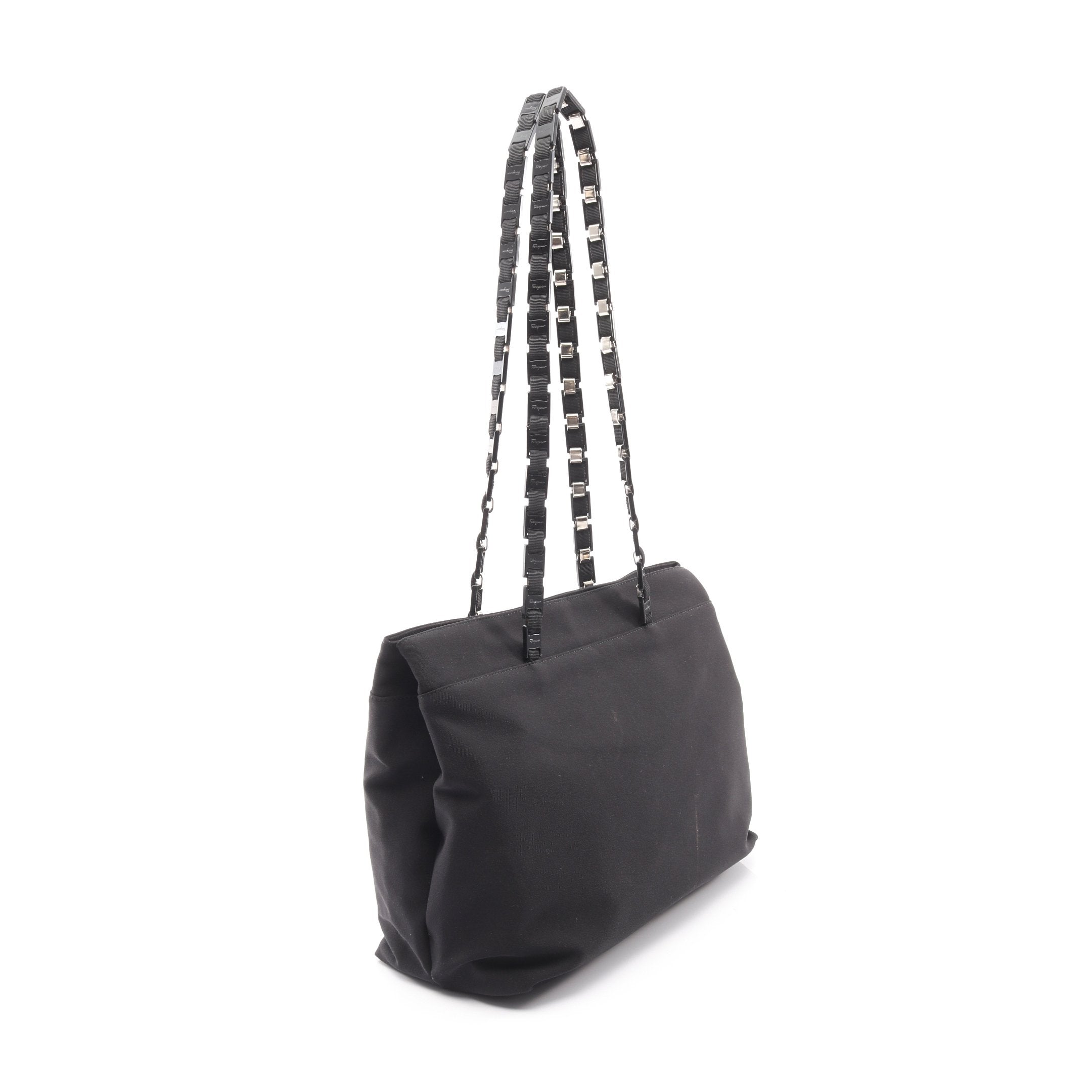 ヴァラ チェーンショルダーバッグ ナイロン ブラック サルヴァトーレ