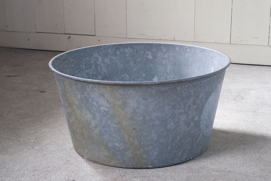 アンティーク ガルバナイズド ウォッシュタブ | REFACTORY antiques