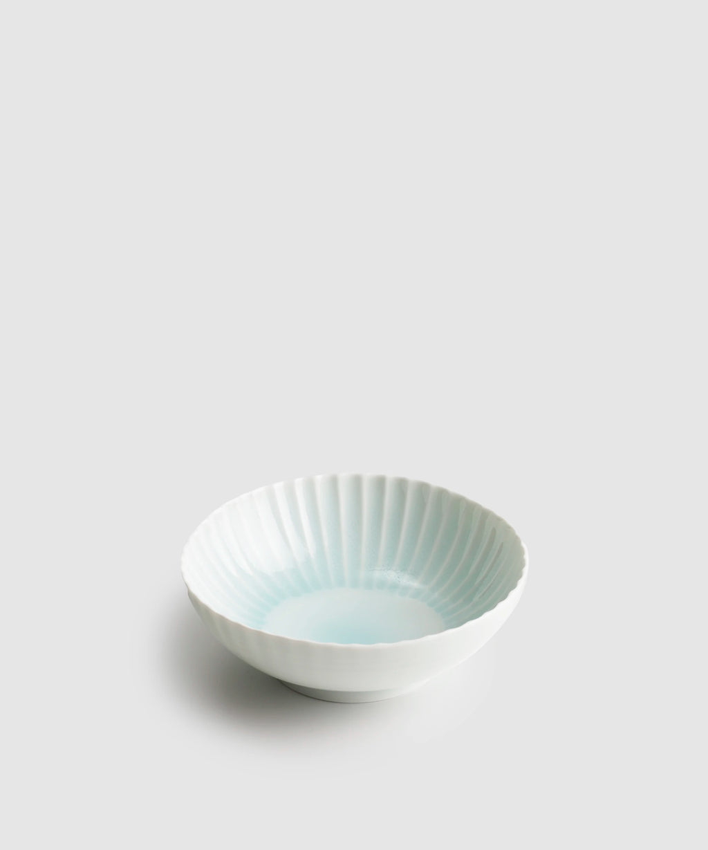 青白磁しのぎ - 深鉢 | 有田焼(ありたやき)の専門通販 Realita