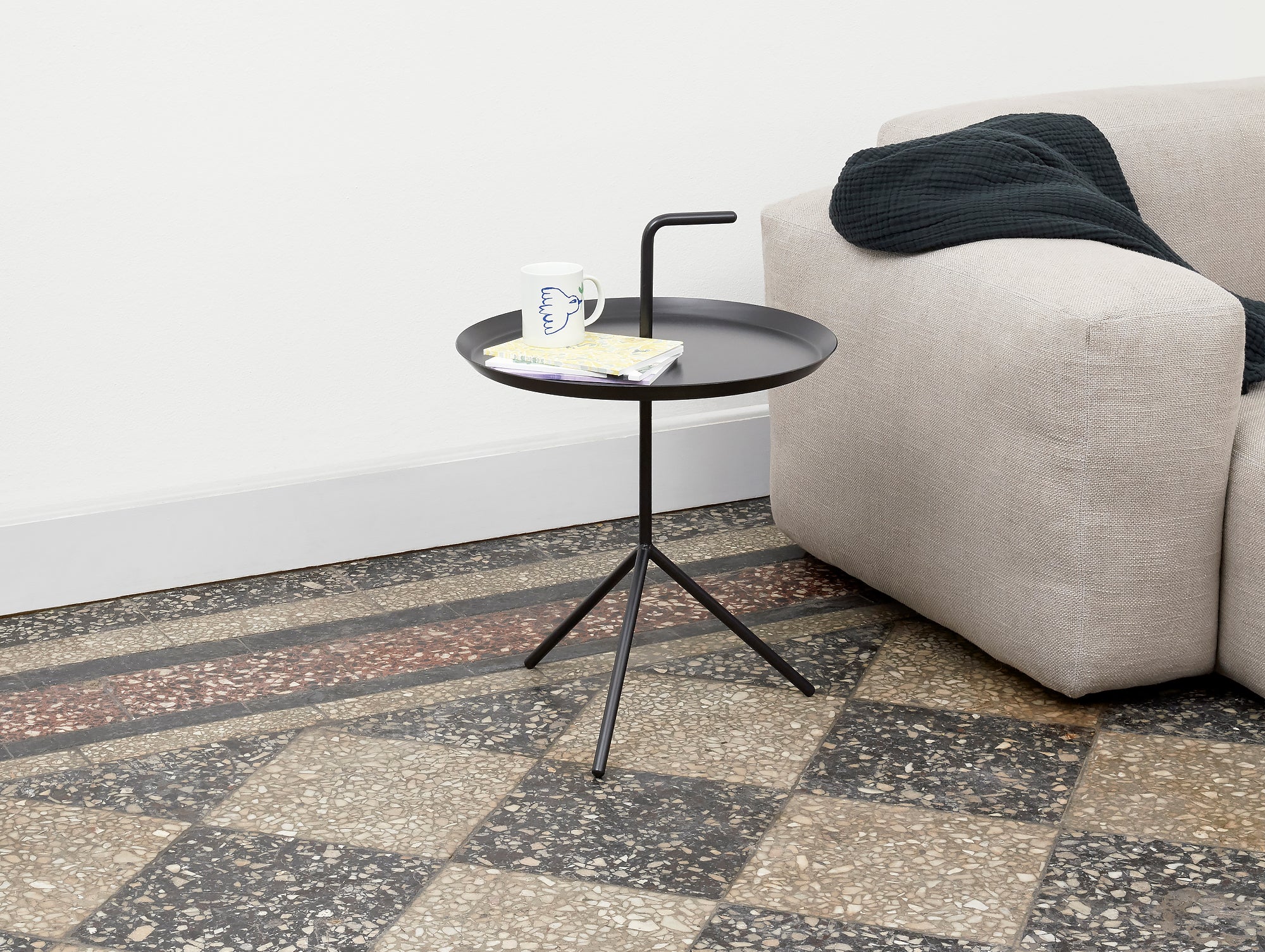 HAYのDLMサイドテーブル – Really Well Made