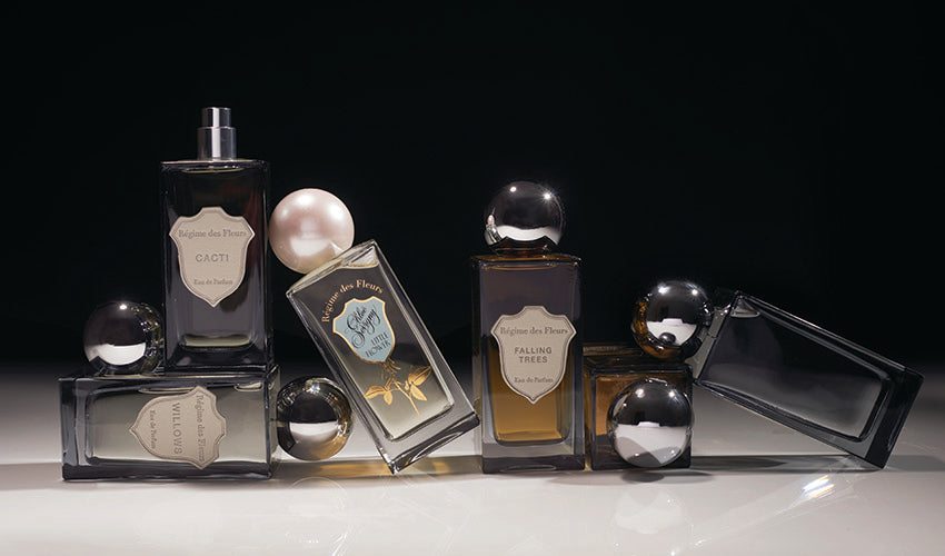 GLASS BLOOMS – Régime des Fleurs