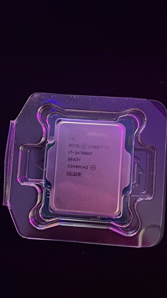 Intel Core i7-14700KF 3.4 GHz 20 Çekirdek 33 MB 1700 Tray Fansız