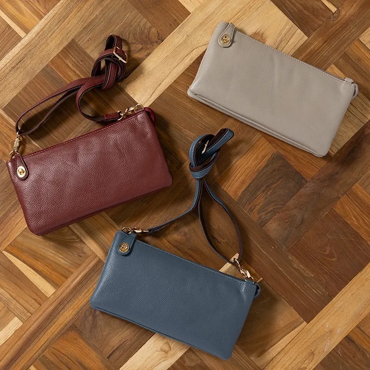 旅行時の貴重品全部入る」JAL限定“防犯機能つきお財布ショルダー”が