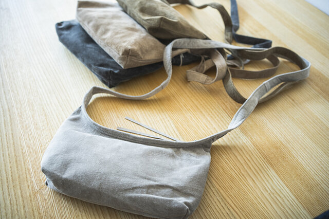 Hender Scheme｜pig sacco / サコッシュ - haluta(ハルタ