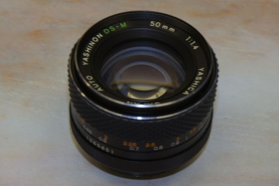 YASHICA AUTO YASHINON DS-M 50mm f1.4（M42マウント） : 会計士による