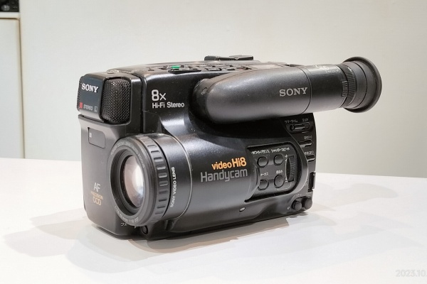 Extinct Media Museum Tokyo - 8mmVideo：8ミリビデオカメラ