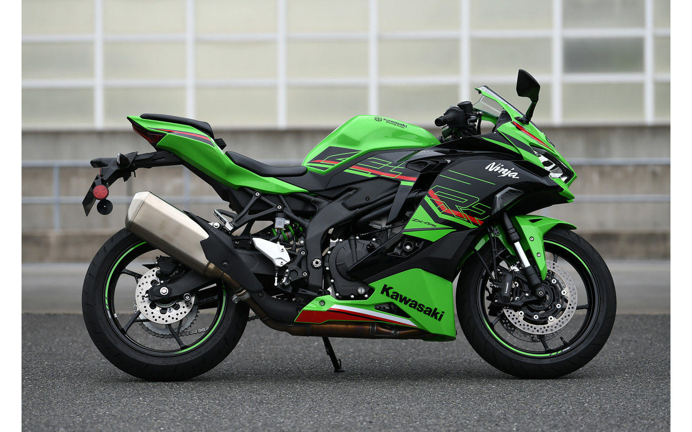カワサキ Ninja ZX-4R 試乗】1000ccスーパースポーツでは味わえない