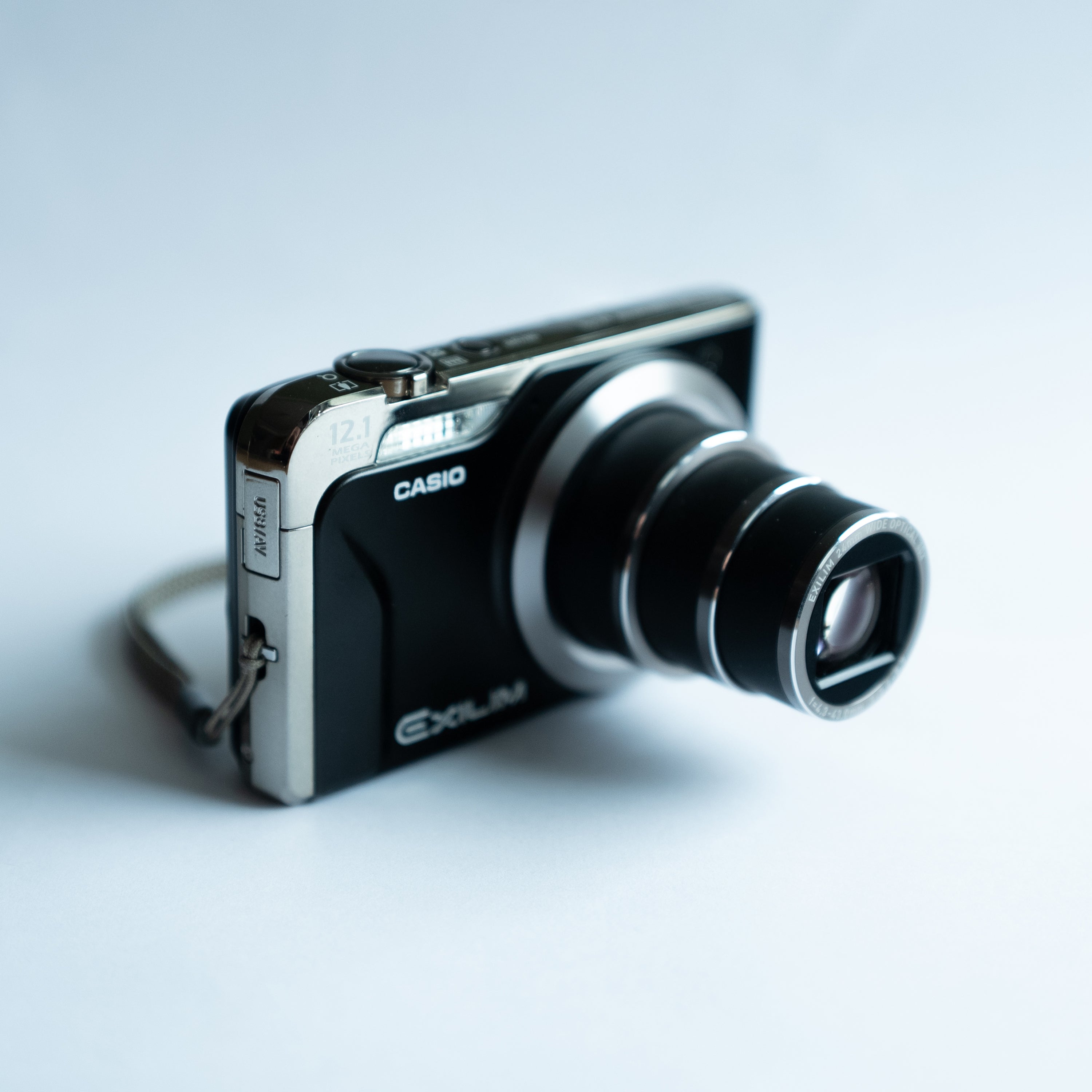 Casio Exilim EX-H10 – Retro Camera Land