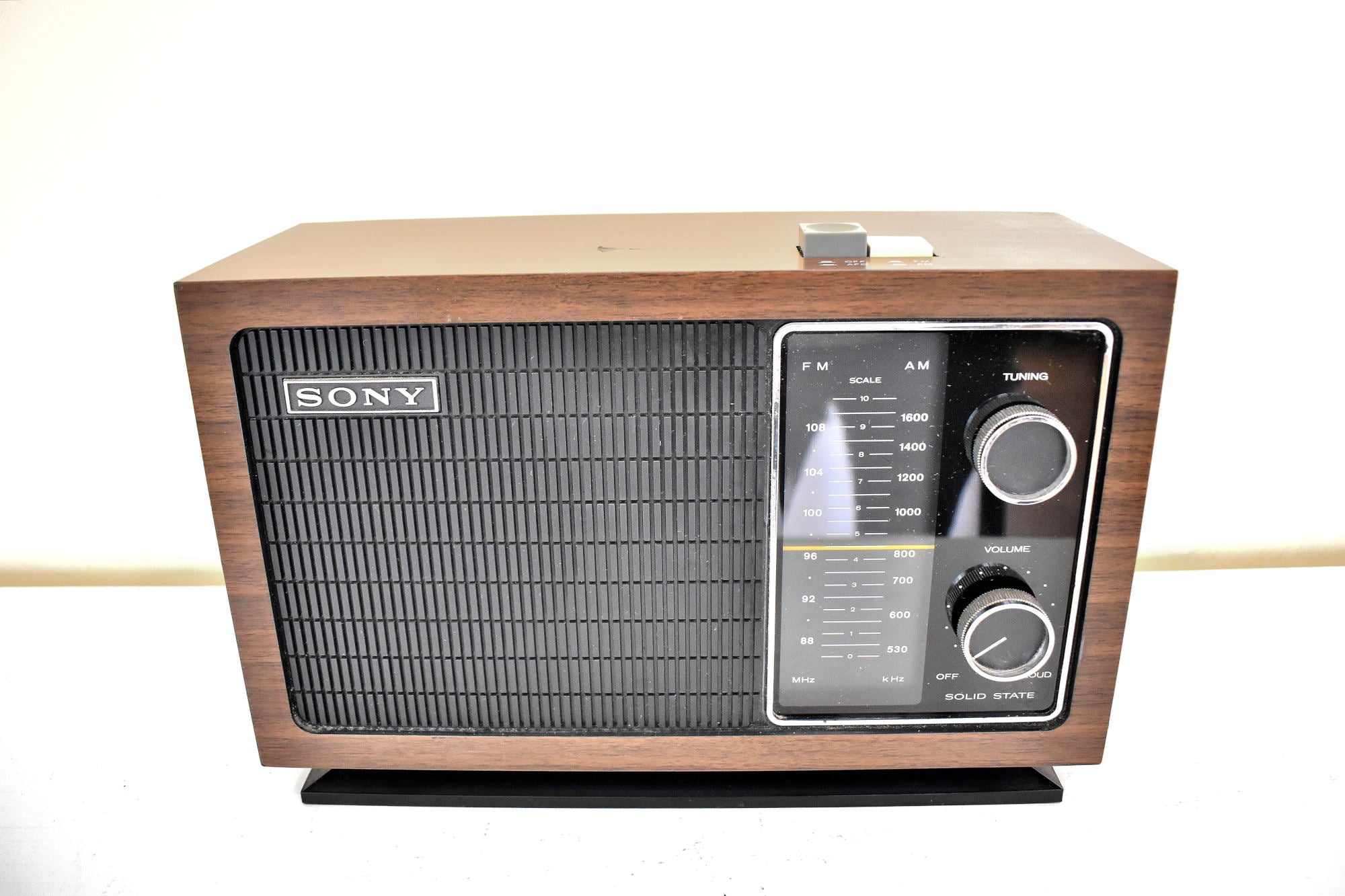 Sony Only! 1975-1977 Sony Model TFM-9440W AM/FM Solid State