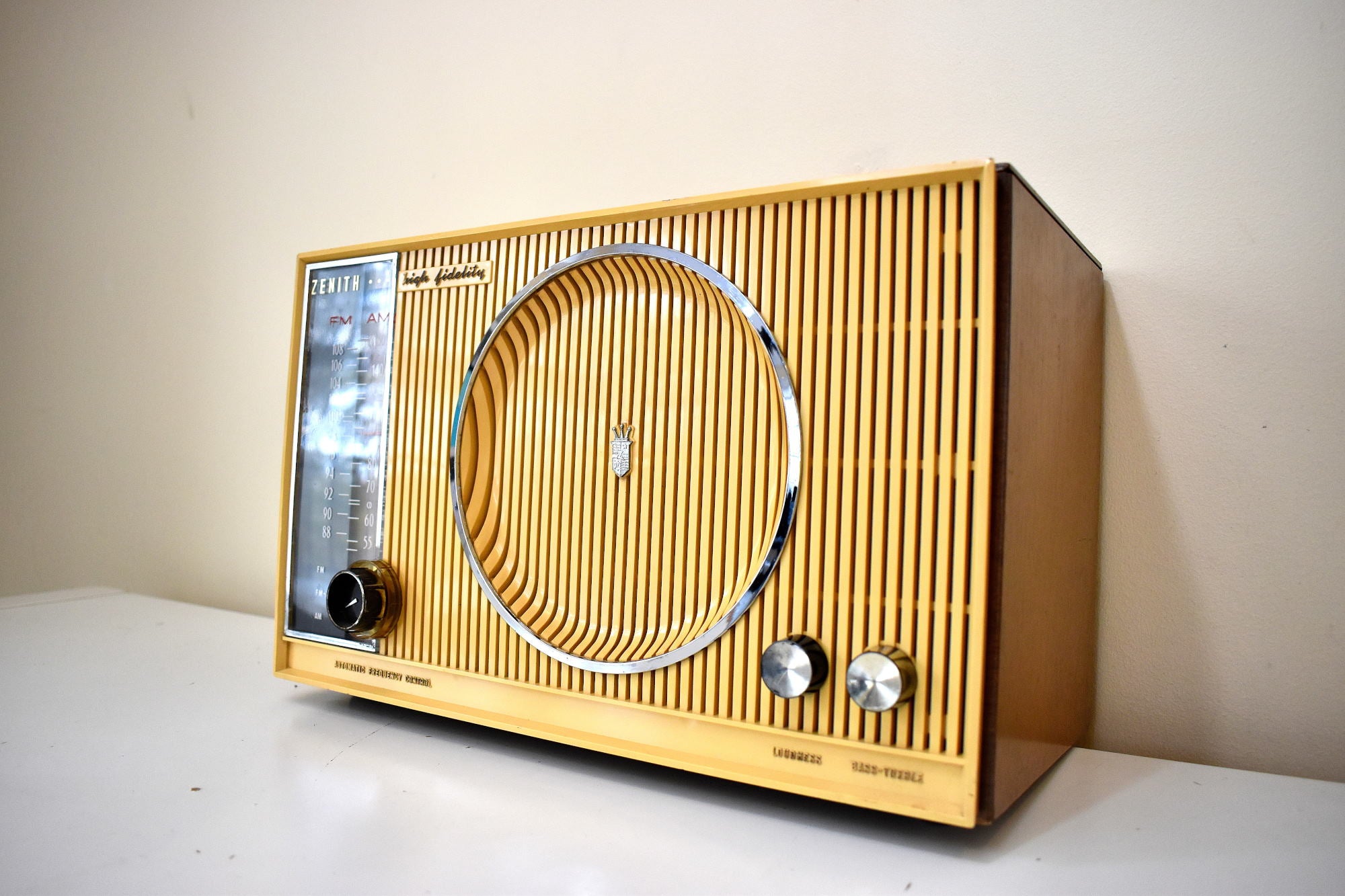 Dual Speaker Oak Wood Cabinet 1964 Zenith Model H845 AM/FM Radio