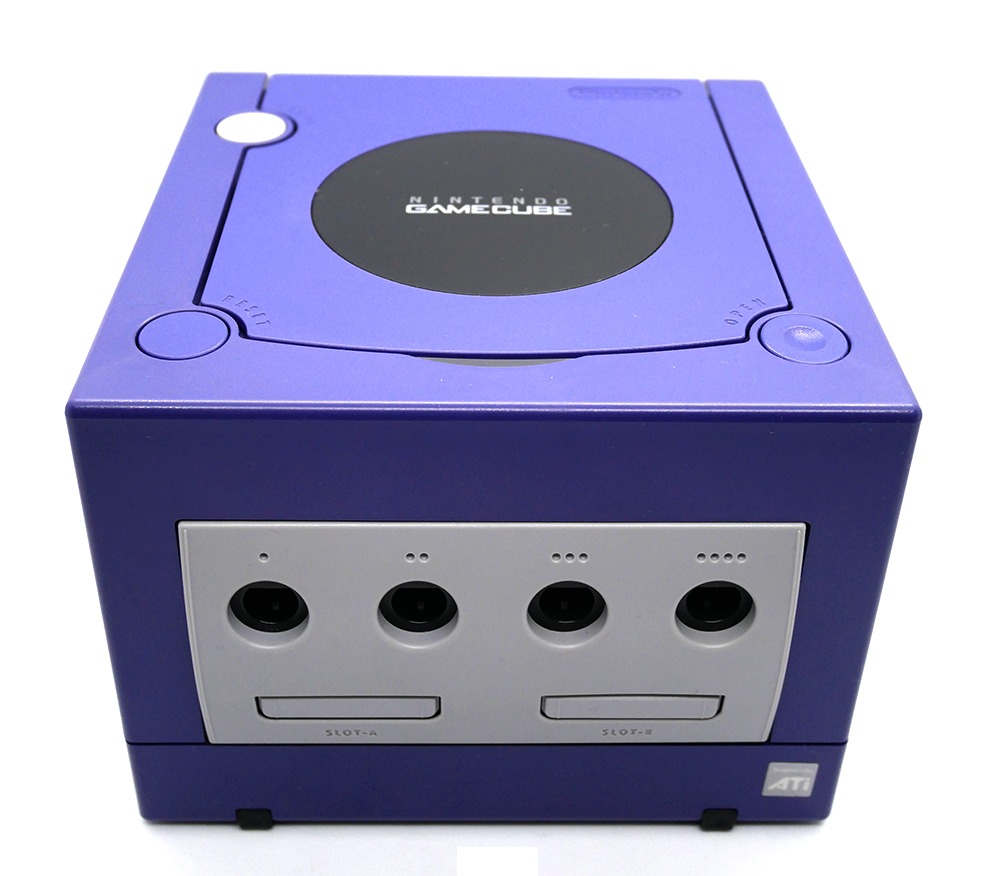 四角いだけじゃない！ これ1台で最大4つのハードに対応した名機