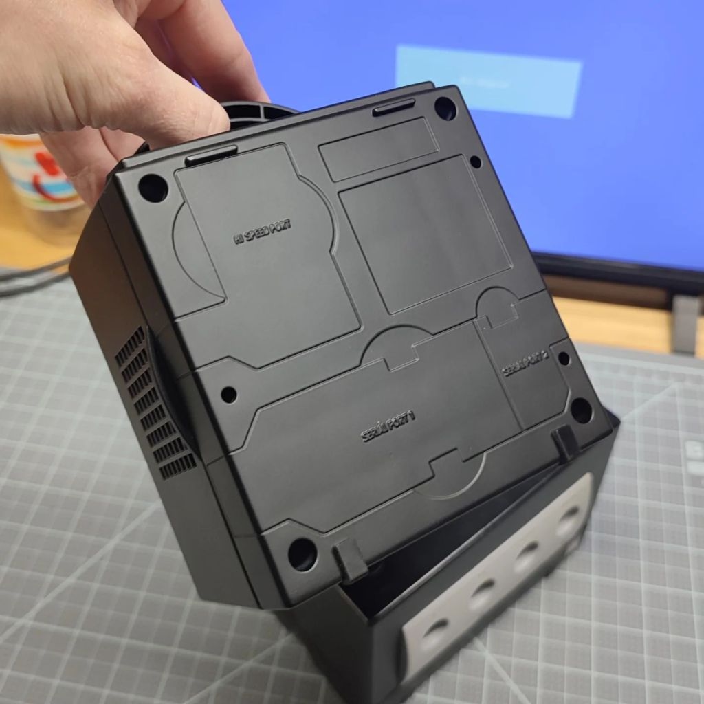 robertdunnart氏がキュートすぎる『ゲームキューブミニ』を制作