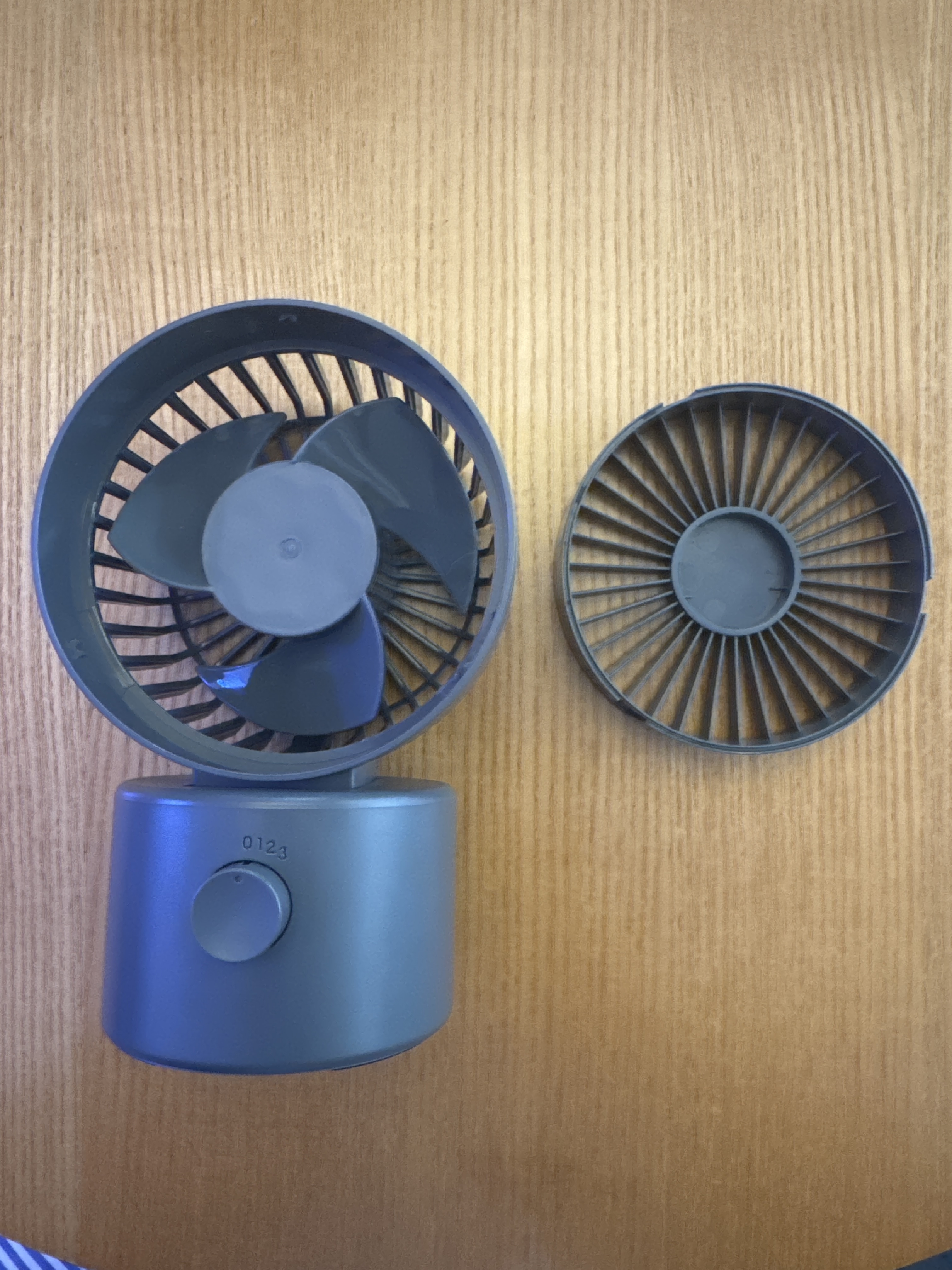 首振り機能付き コードレスデスクファン | 無印良品