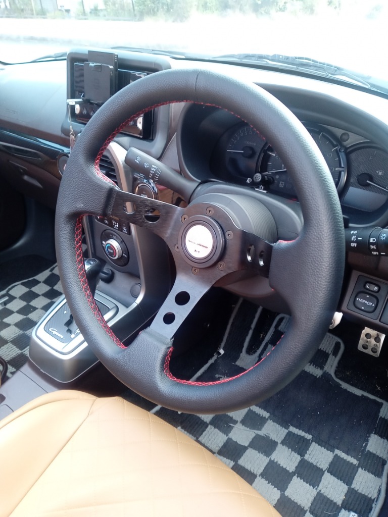 D1 SPEC ステアリング DEEP70 (ディープ) 33φ レザー 《全3色