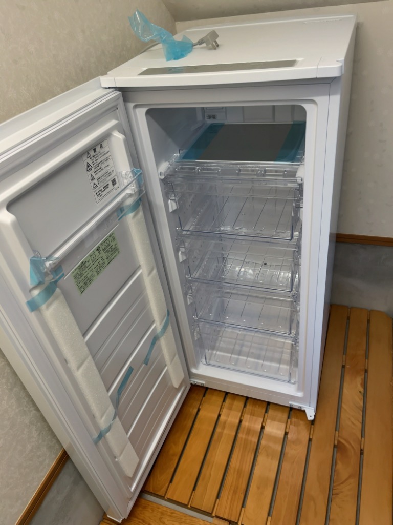 SHARP（シャープ） シャープ｜SHARP 冷凍庫 スノーホワイト FJ-HF13H-W