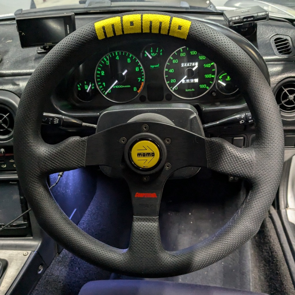 MOMO（モモ） 正規品 ステアリング コンペティション 35パイ C-71