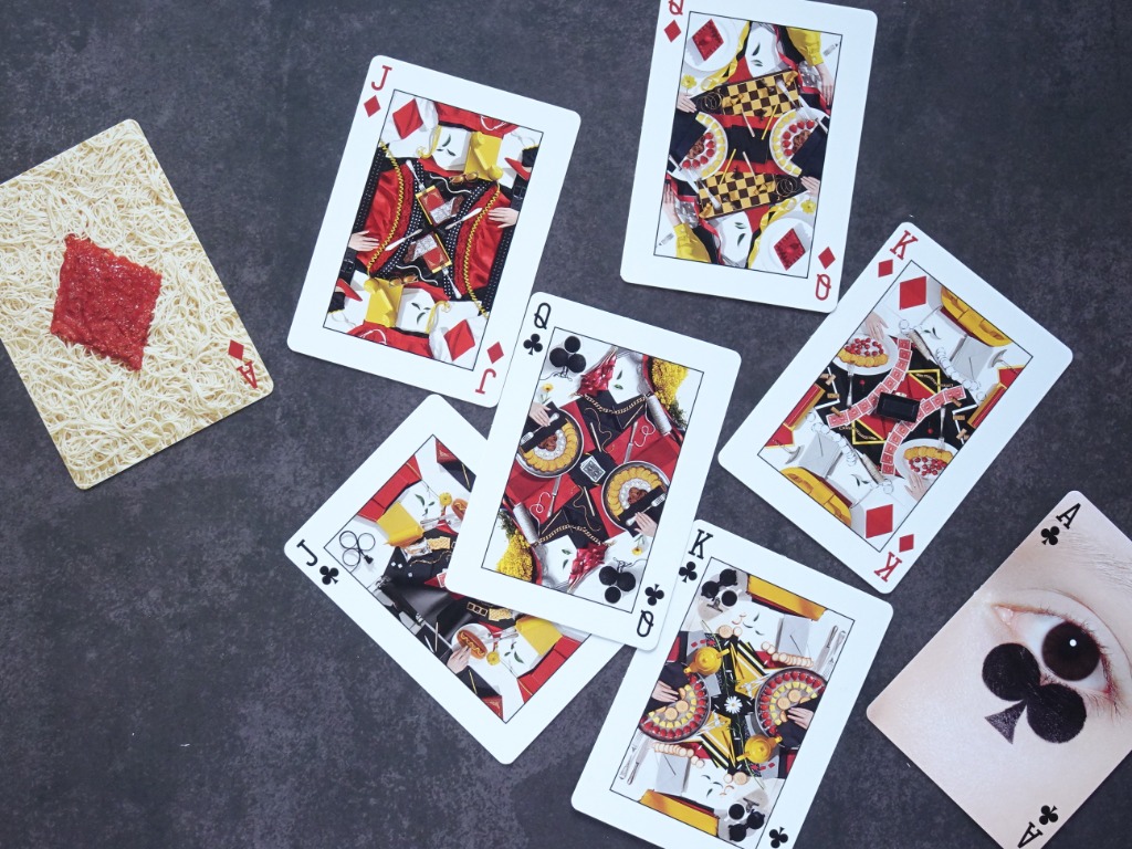 吉田ユニ】PLAYING CARDS red (POKER SIZE) トランプ : 銀座 蔦屋書店