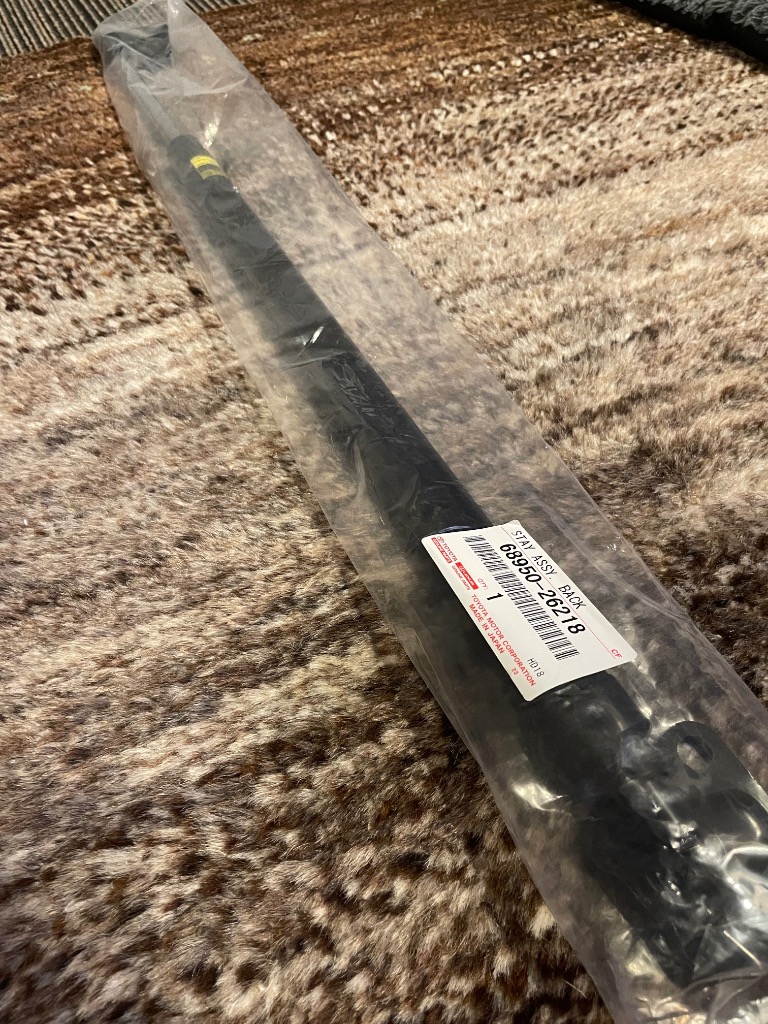 トヨタ（TOYOTA） トヨタ純正 バックドア ステーASSY 68950-26218