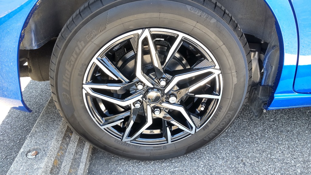 HOT STUFF（ホットスタッフ） 15インチ 5穴 114.3/100 6J クロノス CH