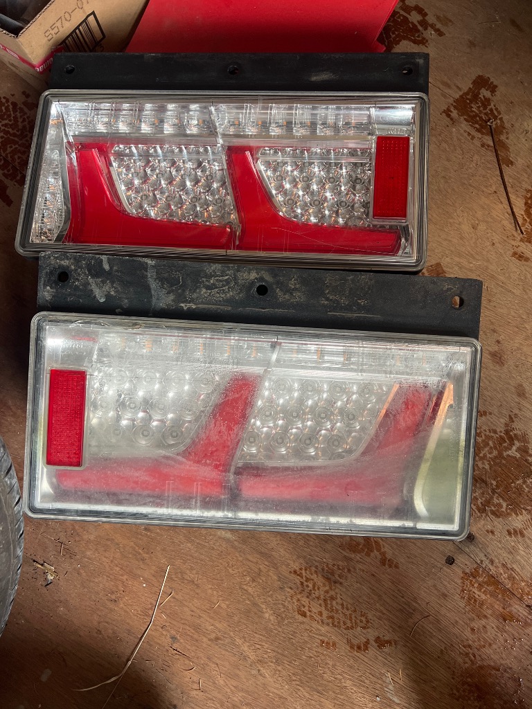 小糸製作所 トラック用 オール LED テールランプ クリア 2連タイプ