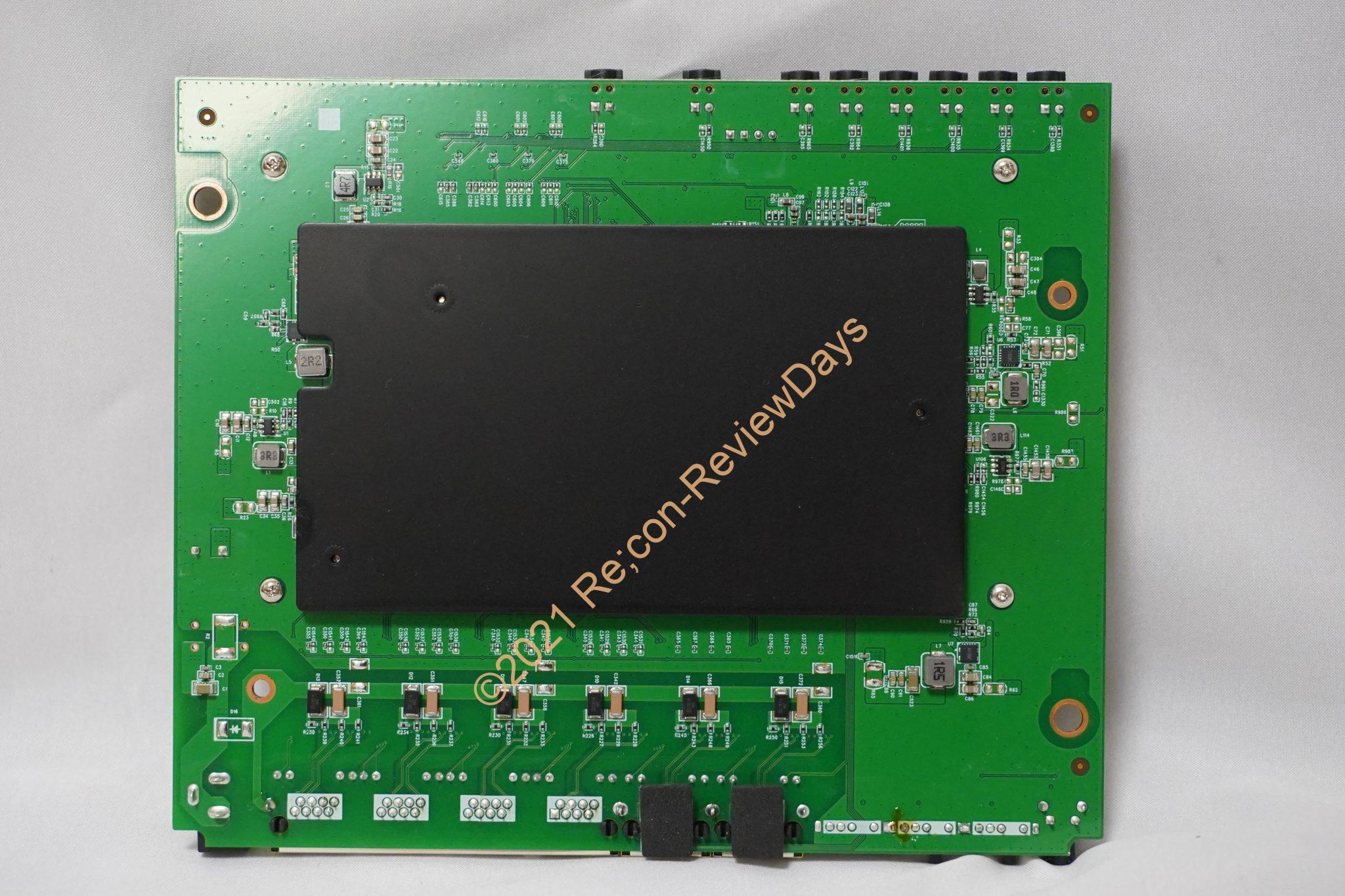 BUFFALO 10Gbps対応LANハブ「LXW-10G2/2G4」を分解してみました