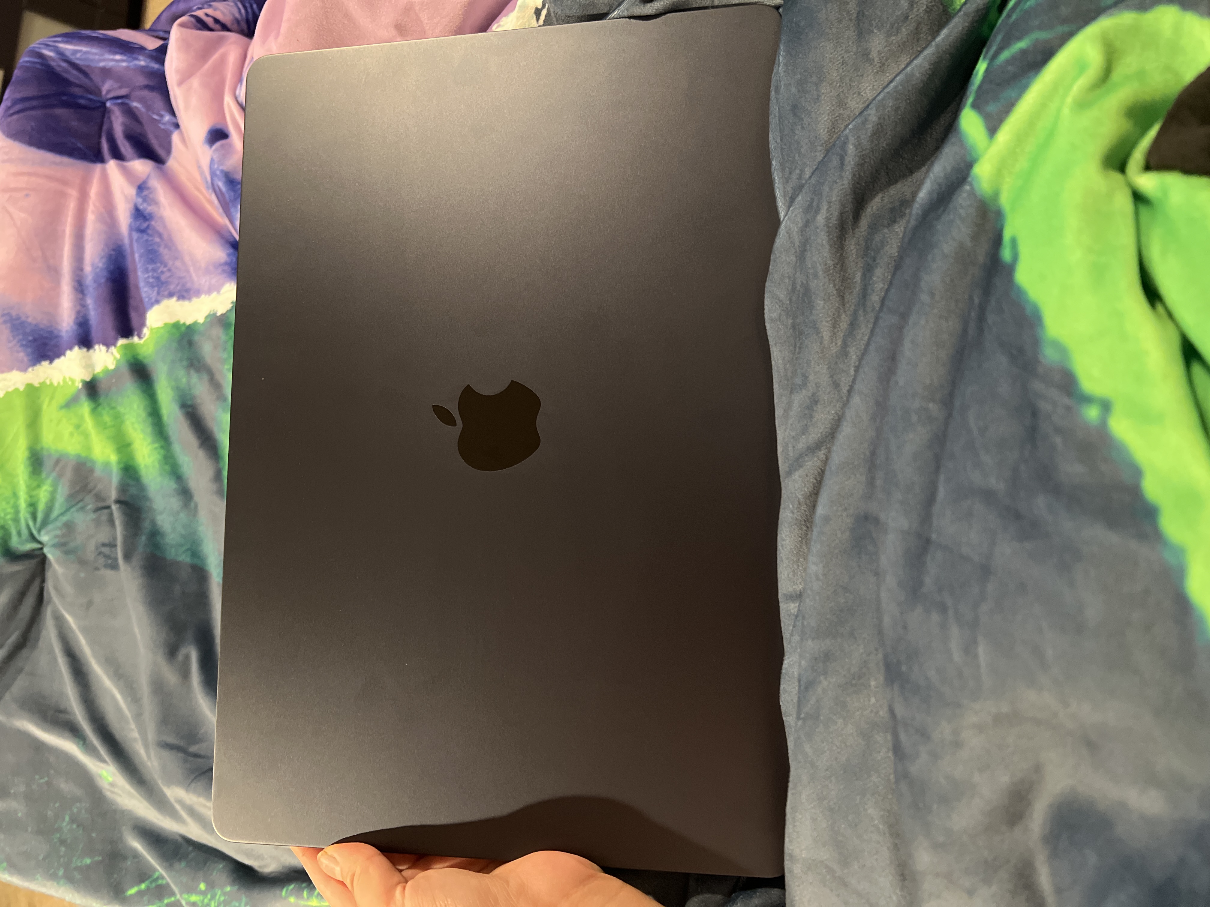 MacBook Air (2024) 13-inch - Apple M3 8-core and 8-core GPU - 8GB