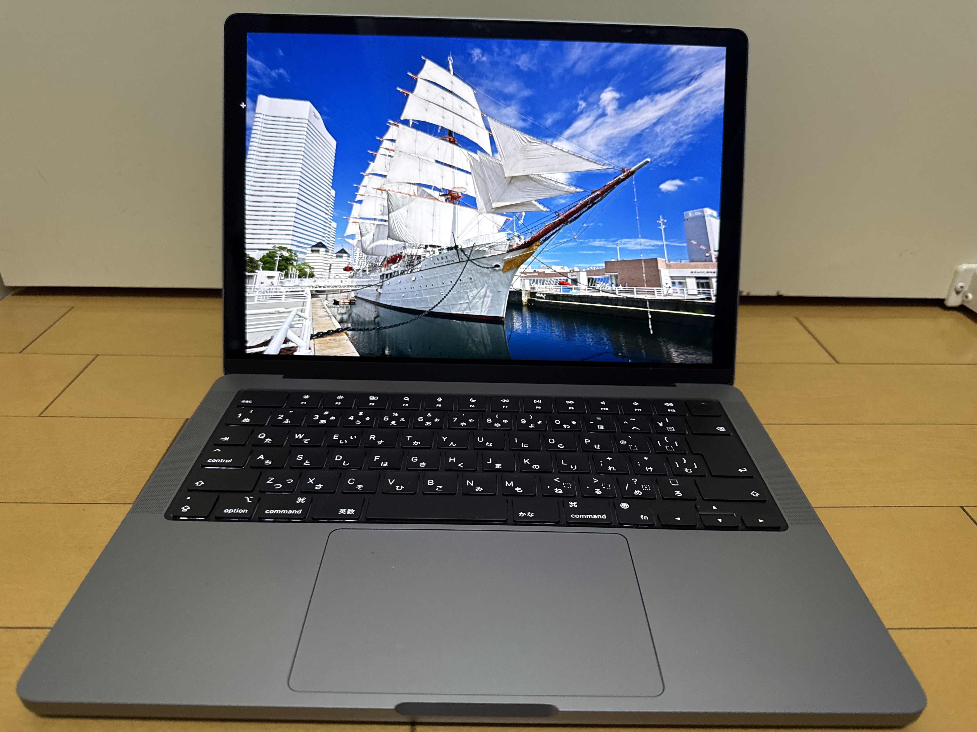MacBook Pro 14 インチ (2021) - Apple M1 Pro 8-コア と 14-コア GPU