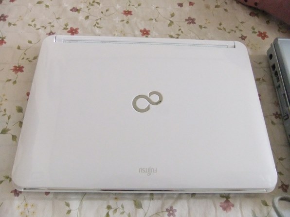 富士通 FMV LIFEBOOK AH53/C FMVA53CW [アーバンホワイト] 価格比較