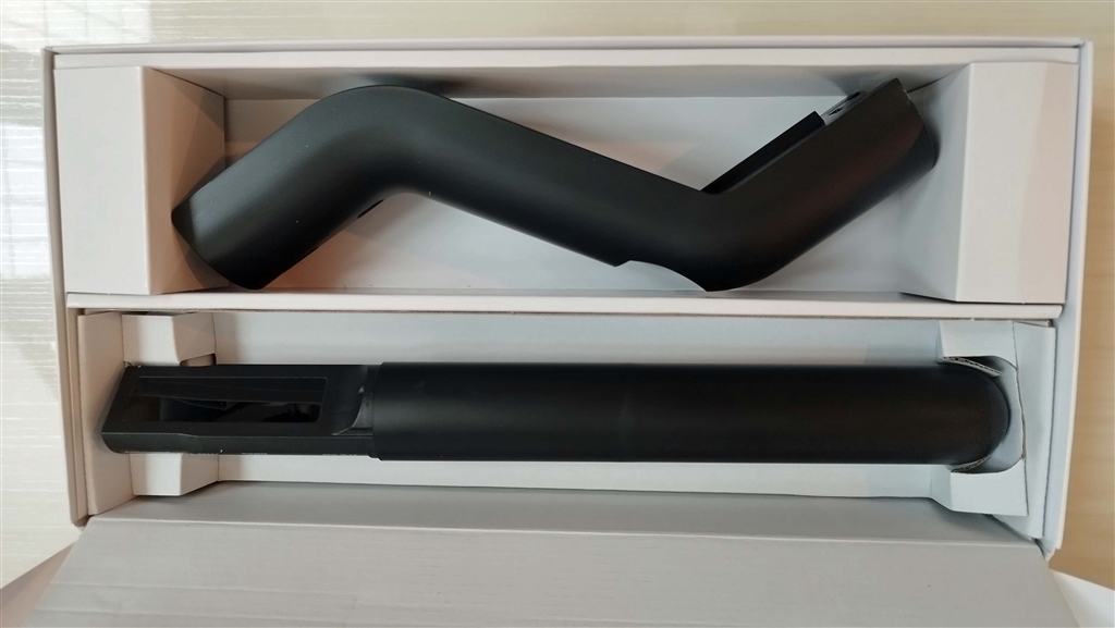 価格.com - 『直販限定でもらえる予備バッテリーには本体とは別に充電